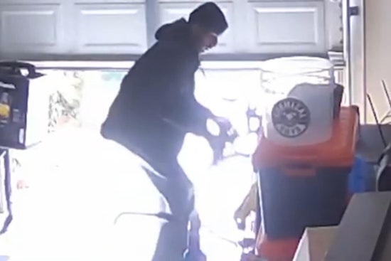 Metropolitan Police Seek Burglar After Daytime Break-In in Southeast D.C.