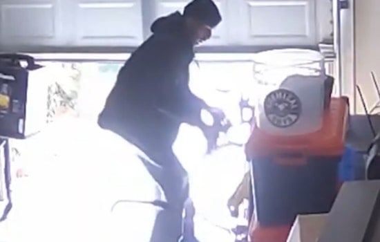 Metropolitan Police Seek Burglar After Daytime Break-In in Southeast D.C.