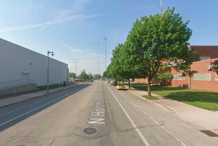 Milwaukee Police Investigate Late-Night Double Shooting on N. Holton Street