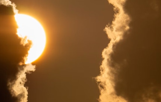 Milwaukee Weekend Forecast Brings Sunshine and Showers with Cool and Pleasant Conditions