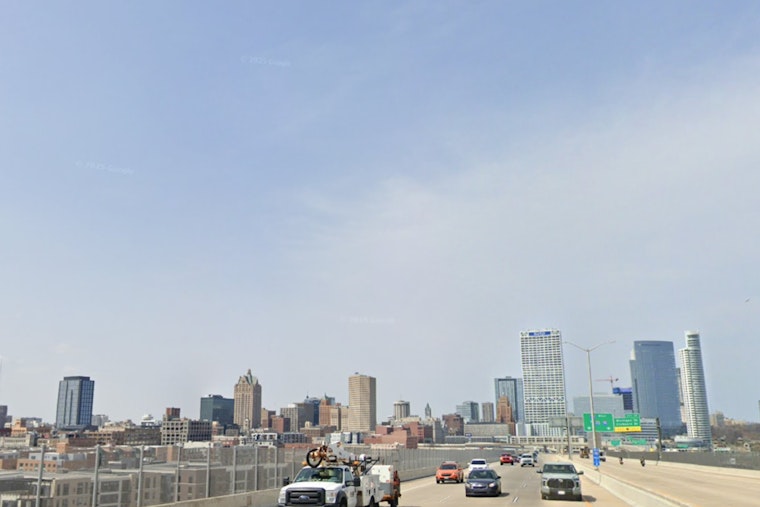 Milwaukee’s Week Ahead Features Mild Temperatures, Breezy Days, and Weekend Rain Chances