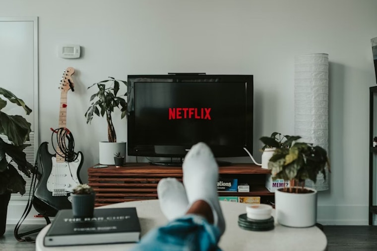 Netflix Shares Dip 6% Amid Brazilian Tax Dispute, Ending Streak of Earnings Beats