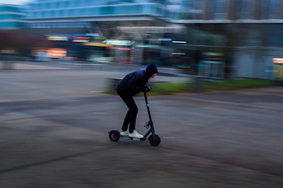 New 15 MPH Speed Limit for E-Bikes and Scooters Takes Effect in NYC Amid Safety Concerns