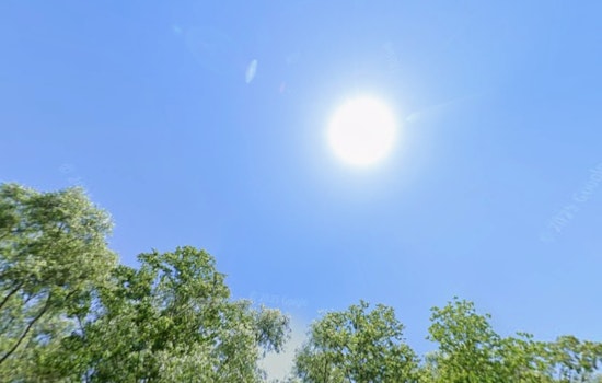 New Orleans Forecast Shows Sunny Autumn Days with Mild Temperatures and Possible Weekend Showers