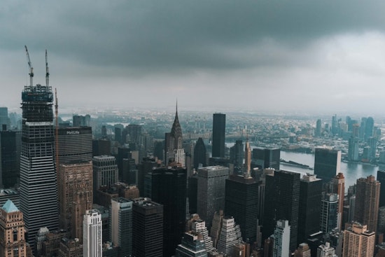 New York City Braces for Thunderstorms and Showers, Gale Forecasts Prompt Urban Flooding Concerns