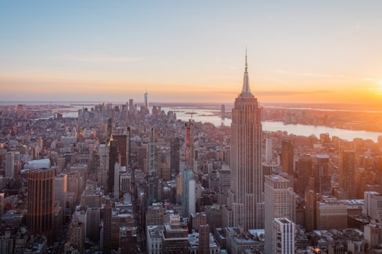 New York City Faces Mixed Weather with Rainy Morning and Clear Evening Skies