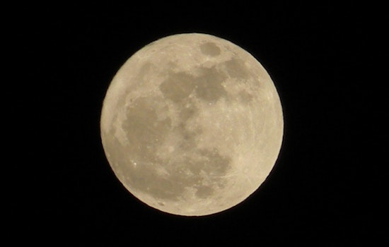 New York City Skywatchers Prepare for Spectacular Harvest Supermoon Tonight