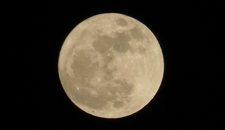 New York City Skywatchers Prepare for Spectacular Harvest Supermoon Tonight