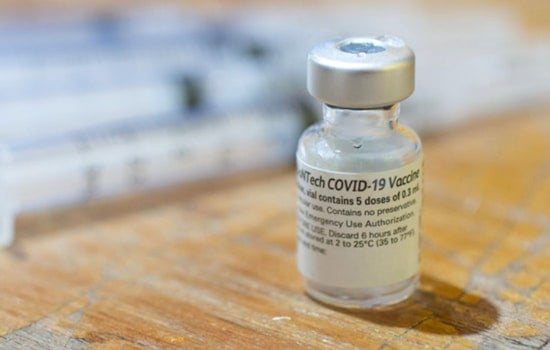 New York Governor Hochul Extends Executive Order to Ensure Access to Latest COVID Vaccines Amidst Federal Delays
