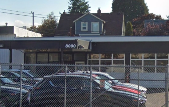 North Seattle Smoke Shop Hit in Early Morning Smash and Grab, Police Seek Information