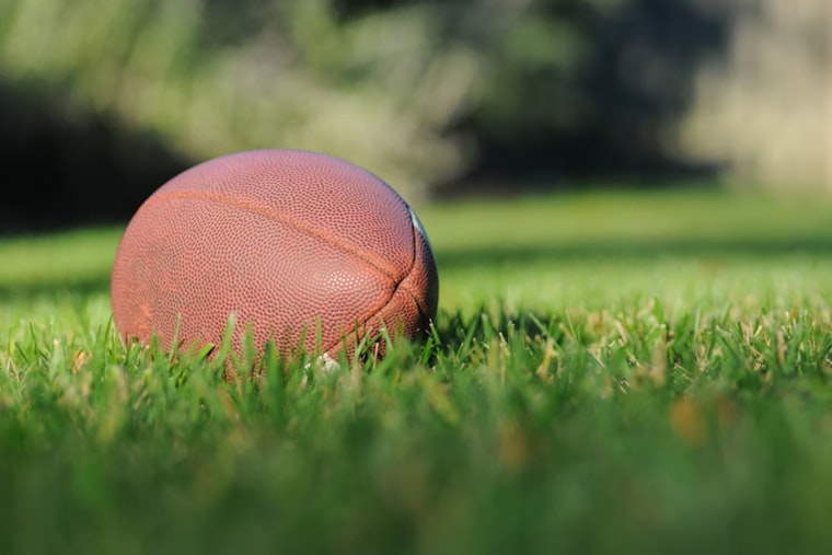 North Texas Mean Green Clinches Bowl Spot with Commanding 55-17 Win Over UTSA