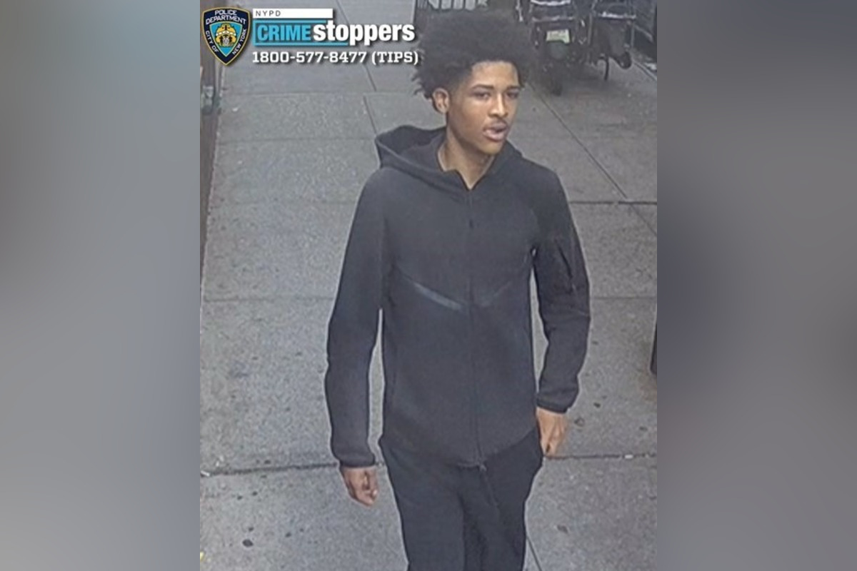NYPD Seeks Public Help to Identify Suspects in Manhattan Stabbing and