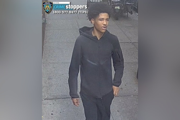 NYPD Seeks Public Help to Identify Suspects in Manhattan Stabbing and Robbery Incident