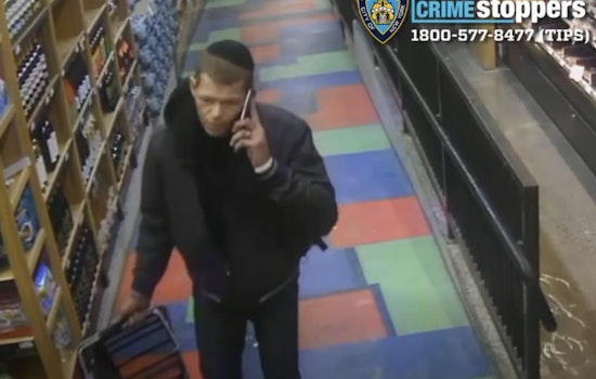 NYPD Seeks Public's Help to Find Suspect in Armed Robbery in Manhattan