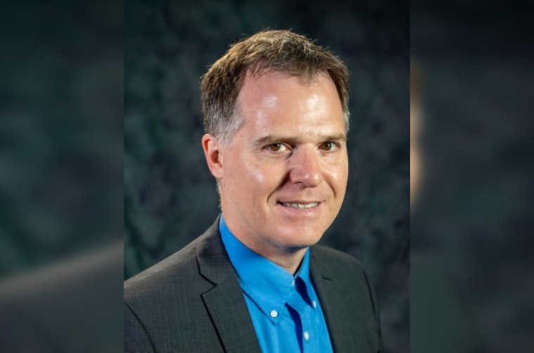 Palm Beach County's Douglas Crane Honored as SEFLIN's 2025 Library Administrator of the Year in Miami