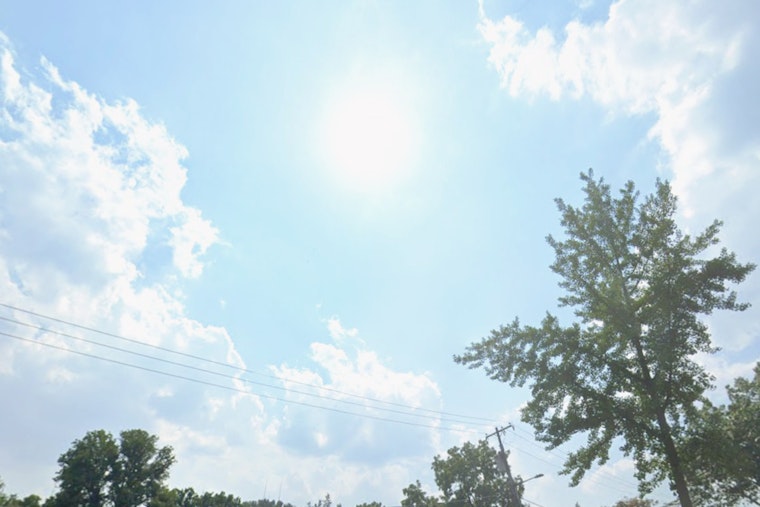 Philadelphia Braces for Mixed Autumn Weather as Sunny Days Give Way to Possible Mid-Week Showers