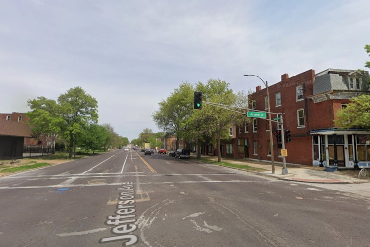 Pregnant Woman and Boyfriend Assaulted on St. Louis MetroBus as Authorities Search for Suspect