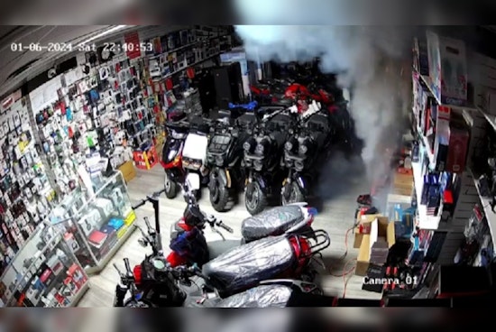 Queens E-Bike Shop Hit by Second Fire in Two Years, FDNY Responds to Blaze at King Electronic Hub