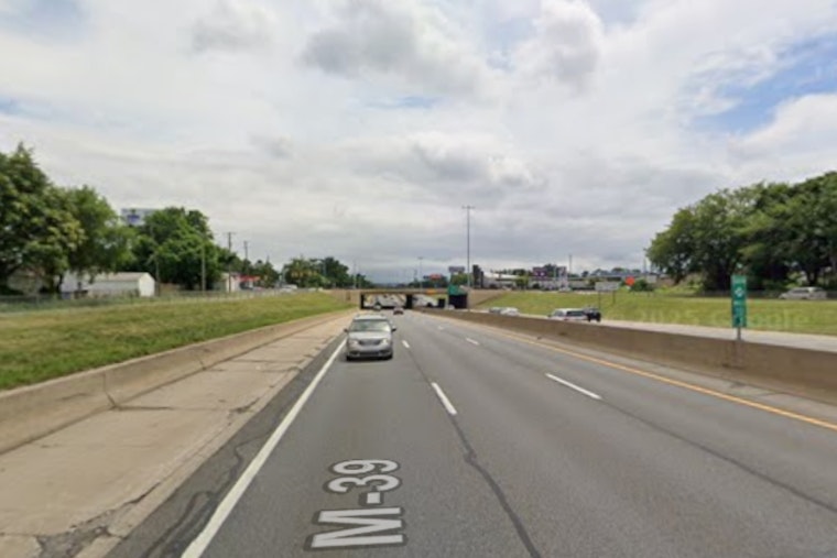 River Rouge Man, 28, Dies in Single-Vehicle Crash on Southfield Freeway in Redford Township