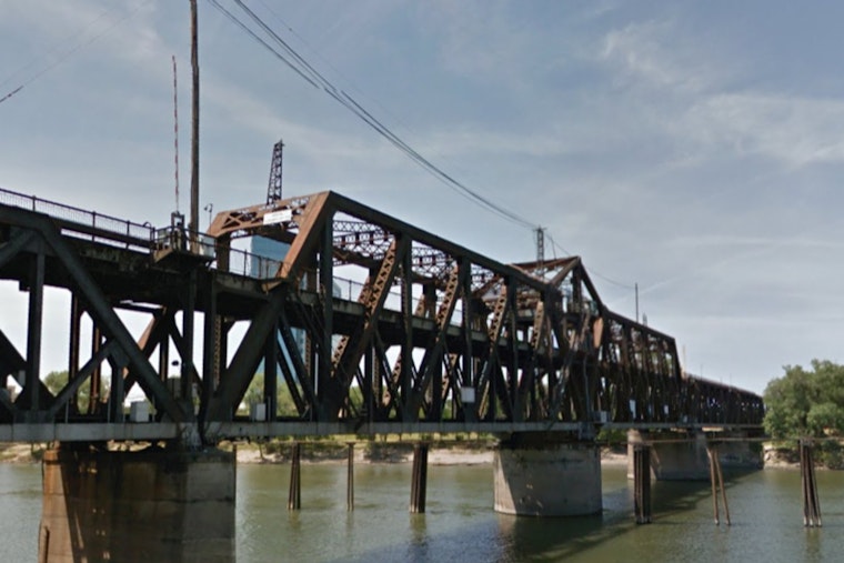 Sacramento's I Street Bridge Set for 10-Day Closure Amid Siding Repairs, Commuters Advised on Detour Routes