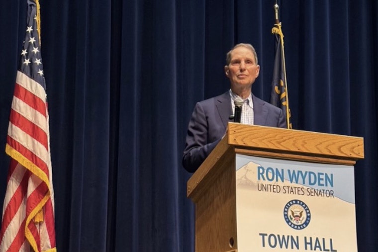 Senator Wyden Leads Bipartisan Supreme Court Charge Contesting Trump Tariffs Under IEEPA