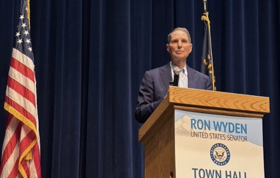 Senator Wyden Leads Bipartisan Supreme Court Charge Contesting Trump Tariffs Under IEEPA