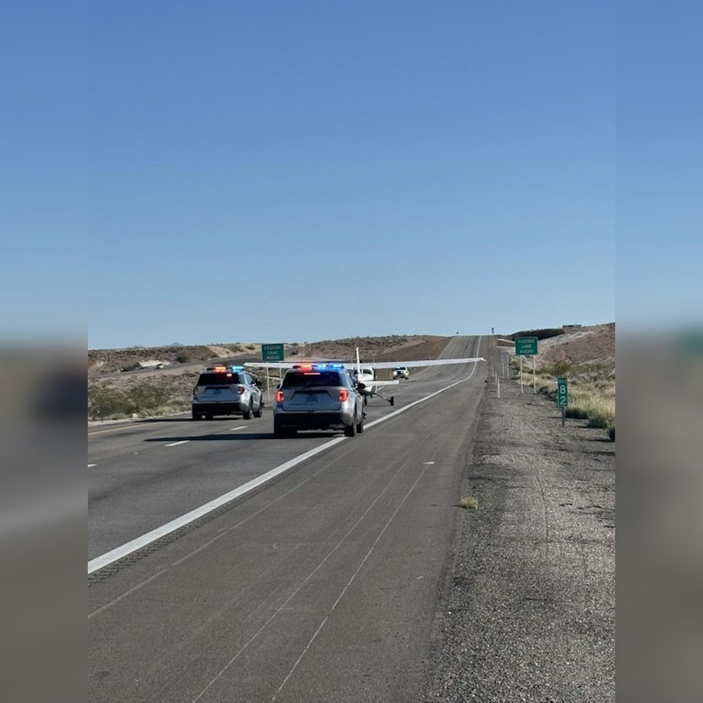 Small Plane Makes Emergency Landing on I-15 Between Las Vegas and Mesquite, No Injuries Reported