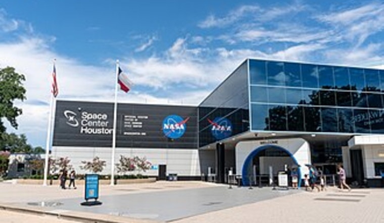 Space Center Houston Stays Open Amidst NASA Furloughs as Government Shutdown Persists