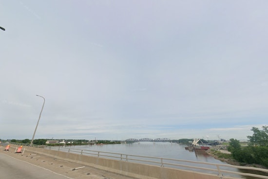 St. Louis Braces for Gusty Winds and Clear Skies with Chance of Weekend Showers, NWS Reports