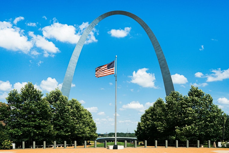 St. Louis Enjoys Summer-like Sunshine as Showers and Thunderstorms Approach