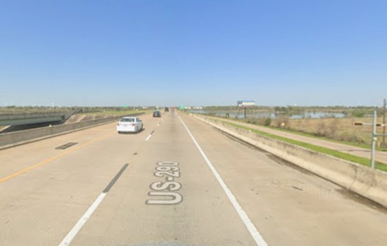 Stolen Vehicle Chase Leads to Submersion in Lake after Harris and Waller County Sheriff's Pursuit