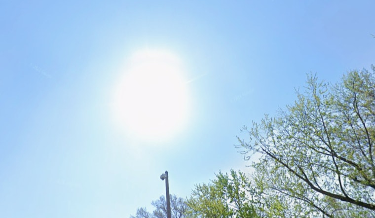 Sunny Days and Occasional Showers on Horizon for St. Louis, Advises National Weather Service