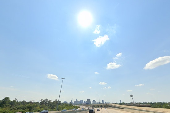 Sunny Skies with a Chance of Thunderstorms in Houston’s Mixed Weather Forecast