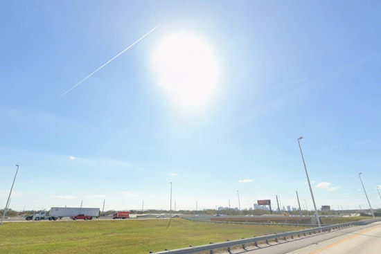 Tampa Braces for Intermittent Showers and Thunderstorms Amidst Warm Sunny Days