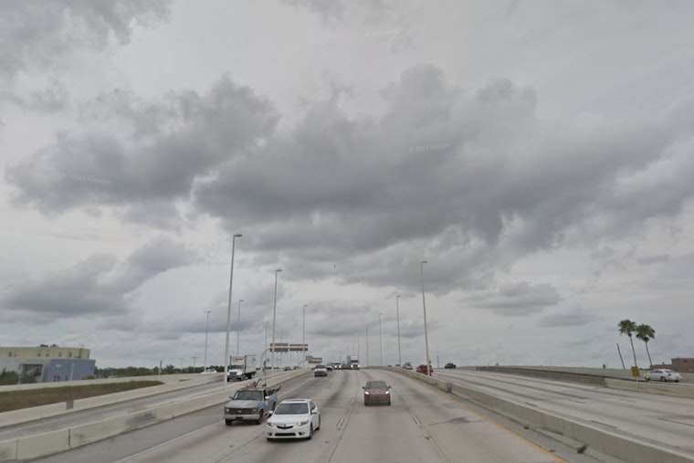 Tampa Braces for Mixed Weather with Early-Week Showers and Sunny Weekend