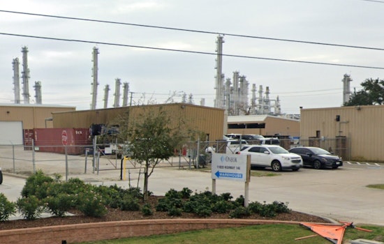 Three Workers Injured in Explosion at ONEOK Refinery in Mont Belvieu, Northeast of Houston
