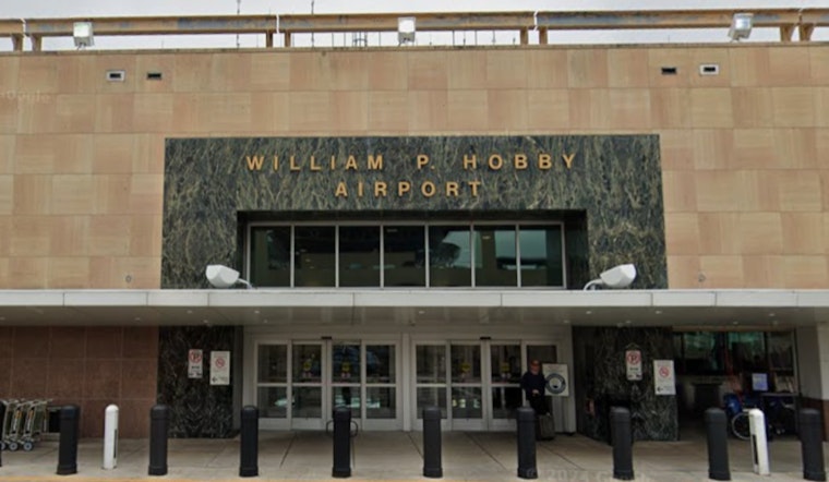 Thunderstorms Trigger Ground Stops at Houston Airports, Flights Delayed Amid Weather and Staffing Issues