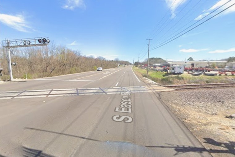 Tupelo Commuters Face Unexpected Delays: Stalled Train Blocks Eason Blvd and Ryder St Intersection