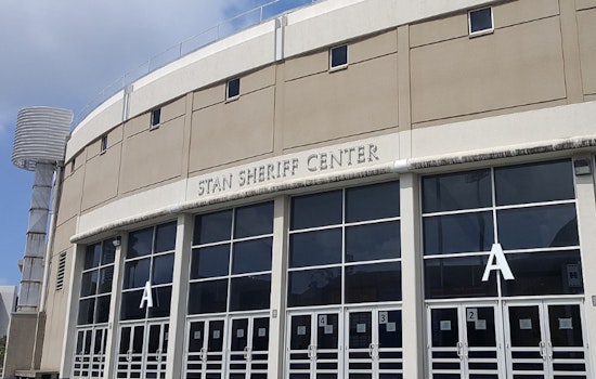 UH To Retire Anthony Carter Jersey At Stan Sheriff Center