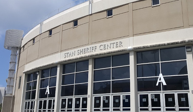 UH To Retire Anthony Carter Jersey At Stan Sheriff Center
