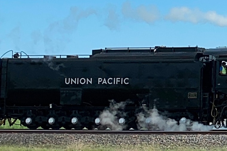 Union Pacific Train Malfunction Causes Major Traffic Delays in Houston's West Loop