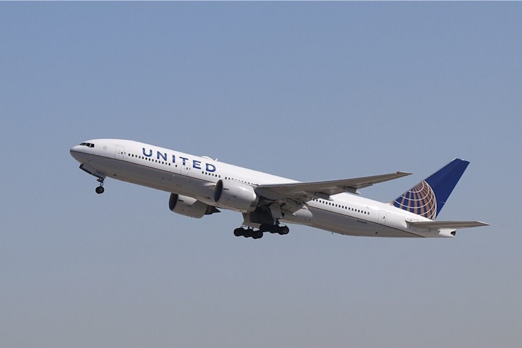 United Airlines Flight Diverts to Salt Lake City Due to Windshield Crack, Passengers Rerouted Safely