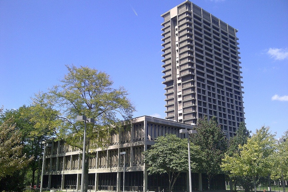 University of Illinois Chicago Excludes Race and Gender in Financial Aid and Hiring Decisions Amid Legal and Political Pressure