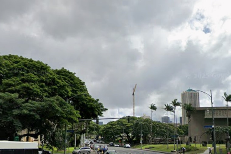 Unsettled Weather Pattern with Showers and Thunderstorms to Persist in Honolulu