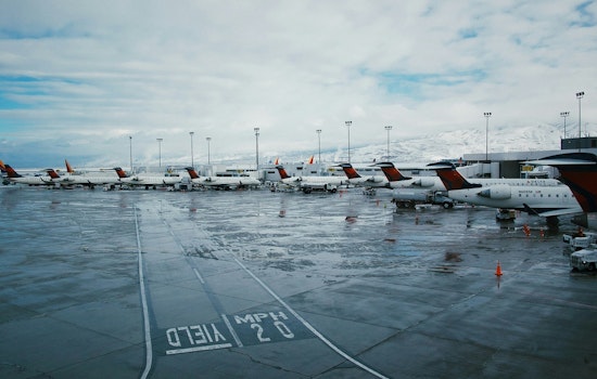 US Airport Chaos Spreads from New York to Los Angeles Amid Shutdown Strain, 6,000 Flights Delayed