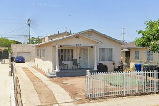 Vermont Vista Fire Rapidly Extinguished by LAFD, No Injuries Reported on South Hoover Street