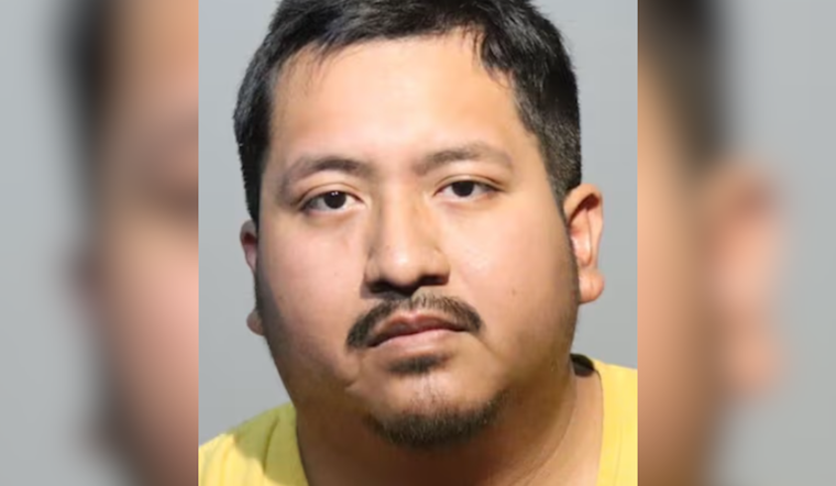 Winter Springs Man Charged with Aggravated Stalking for Allegedly Using AirPods to Track Woman's Movements