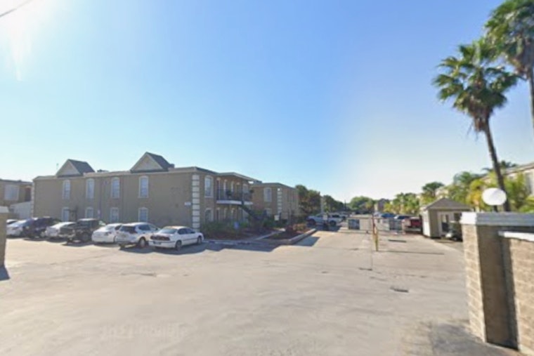 21-Year-Old Gunned Down In Houston Apartment Walkway After Brief Altercation