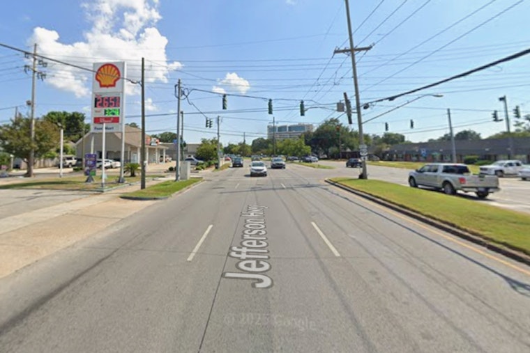 79-Year-Old Harahan Resident Fatally Struck at Jefferson Highway Intersection, Investigation Underway