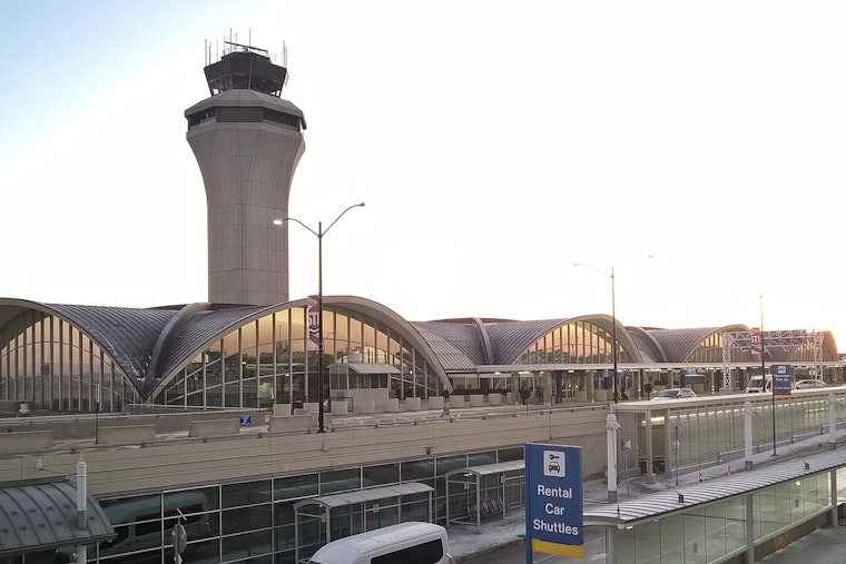 Knife-Wielding Man Fatally Shot by Police at St. Louis Lambert International Airport